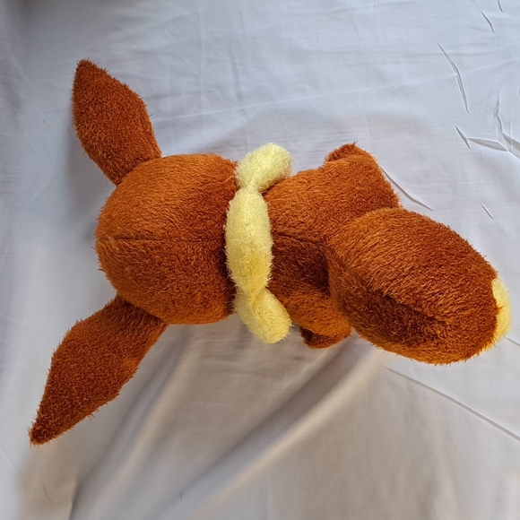 Pokemon - Large Fluffy Winking Eevee Plushie from Japan - Picture 2 of 3